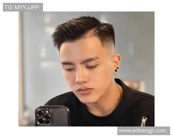 型男发型大揭秘足球明星的时尚造型与发型灵感分享